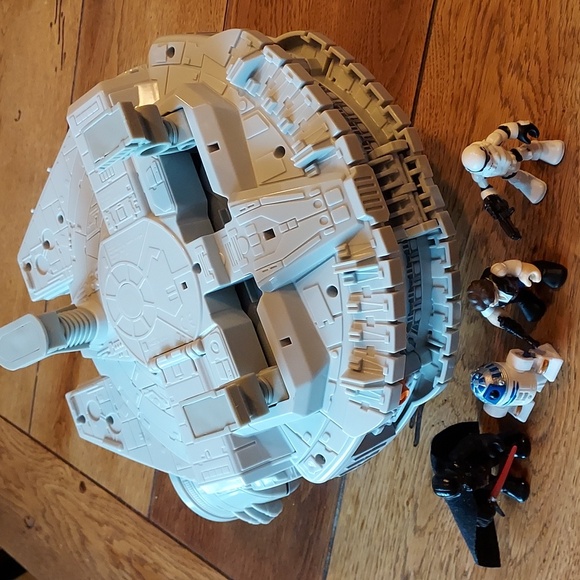 Star Wars Millennium Falcon with 5 action figures - Picture 8 of 10